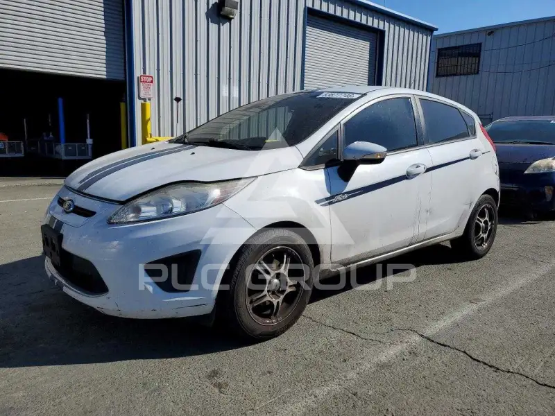 2013 Ford FIESTA фото