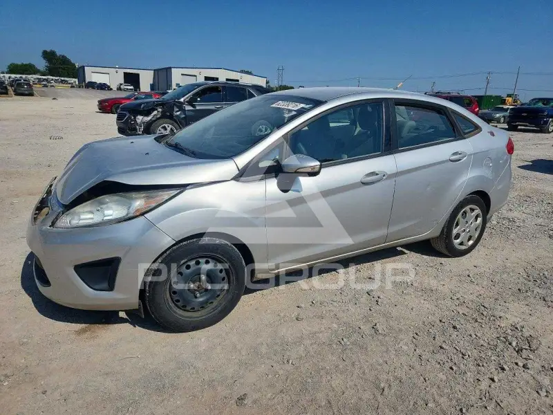 2013 Ford FIESTA фото