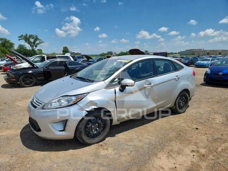 2013 Ford FIESTA photo