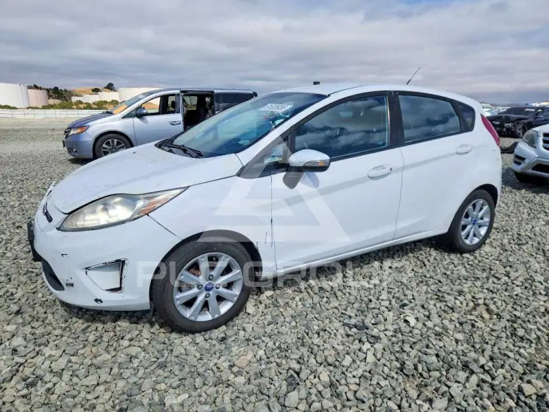 2013 Ford FIESTA фото