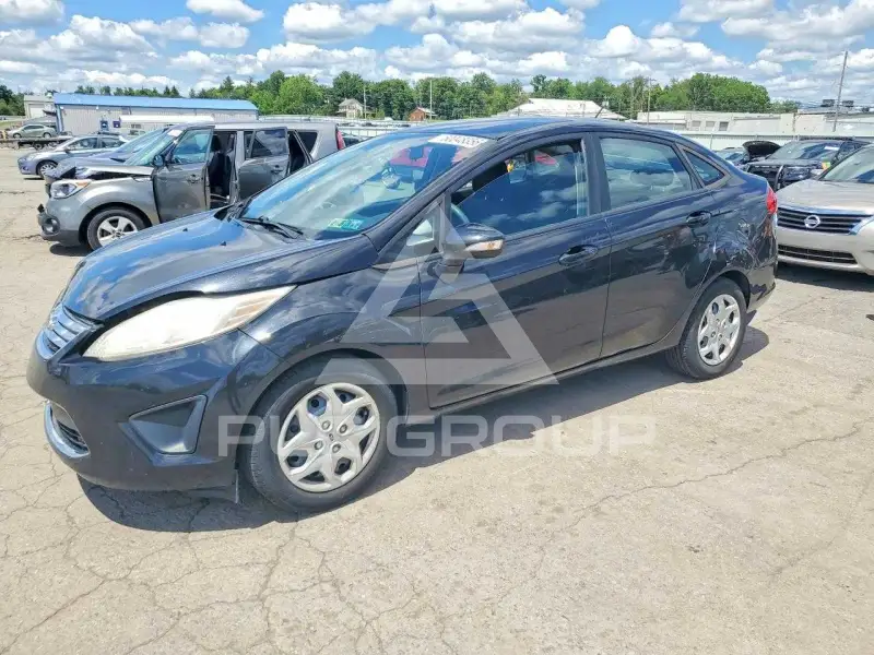 2013 Ford FIESTA фото