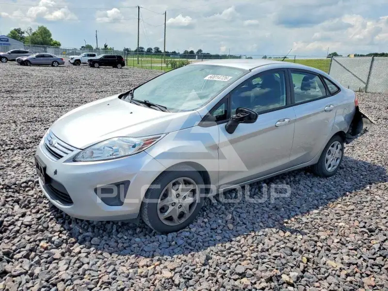 2013 Ford FIESTA фото