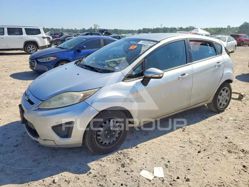 2013 Ford FIESTA фото