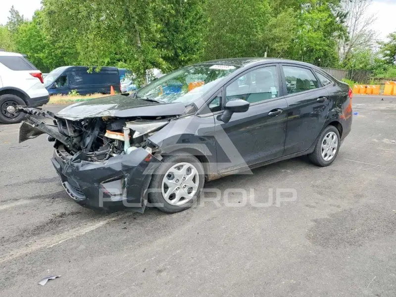 2013 Ford FIESTA photo