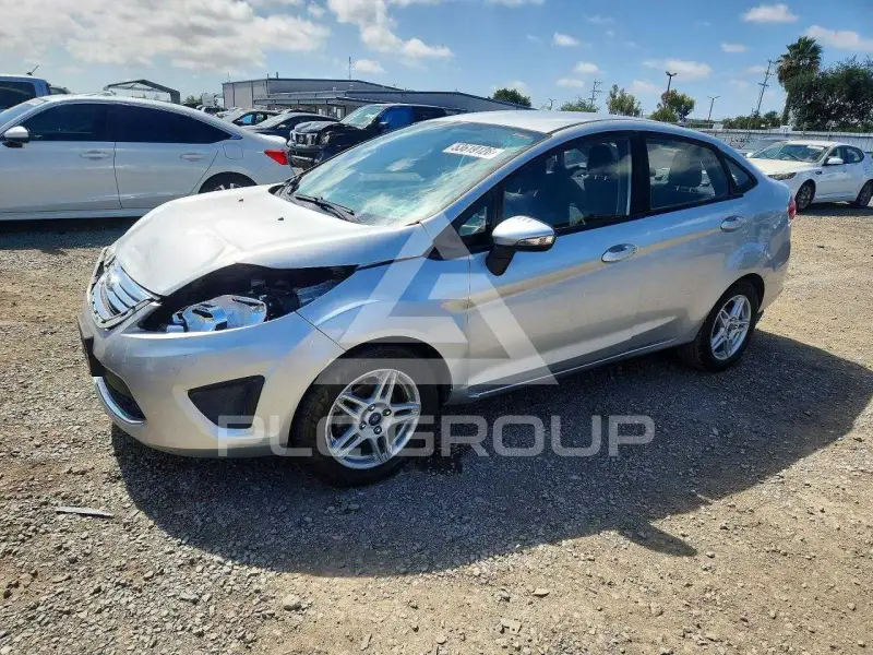 2013 Ford FIESTA фото