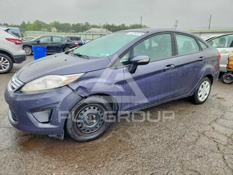 2013 Ford FIESTA фото