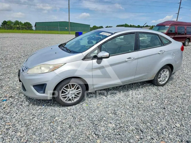2013 Ford FIESTA фото