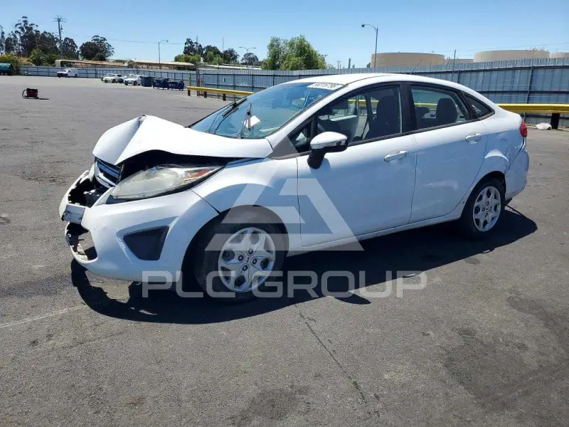 2013 Ford FIESTA фото