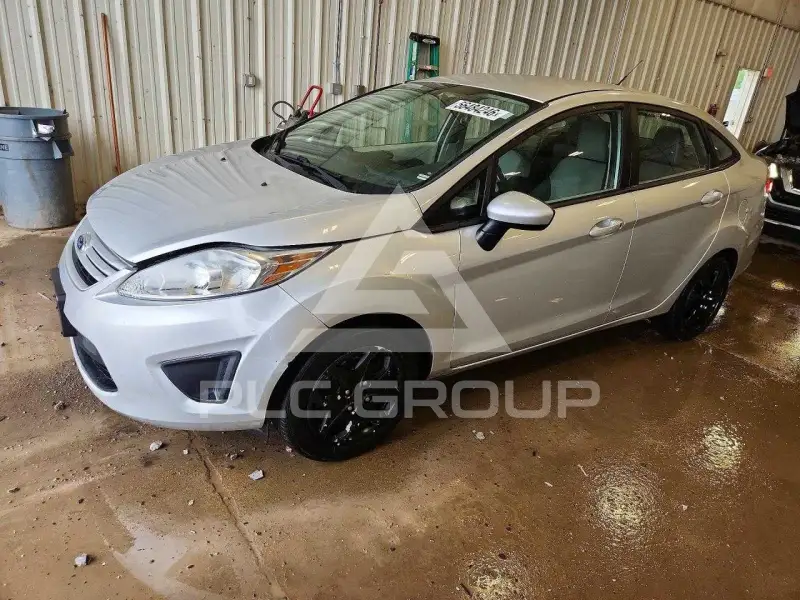 2013 Ford FIESTA фото