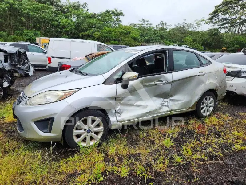 2013 Ford FIESTA фото