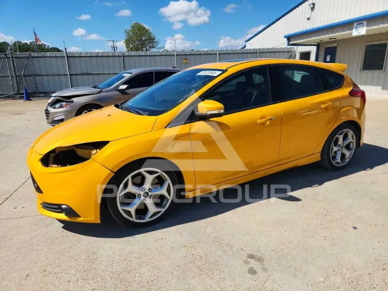 2013 Ford FOCUS фото