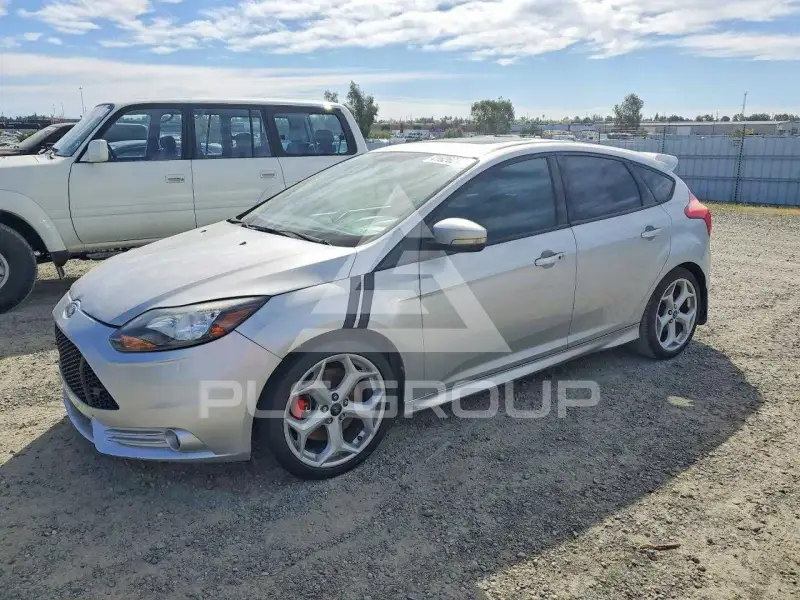 2013 Ford FOCUS фото