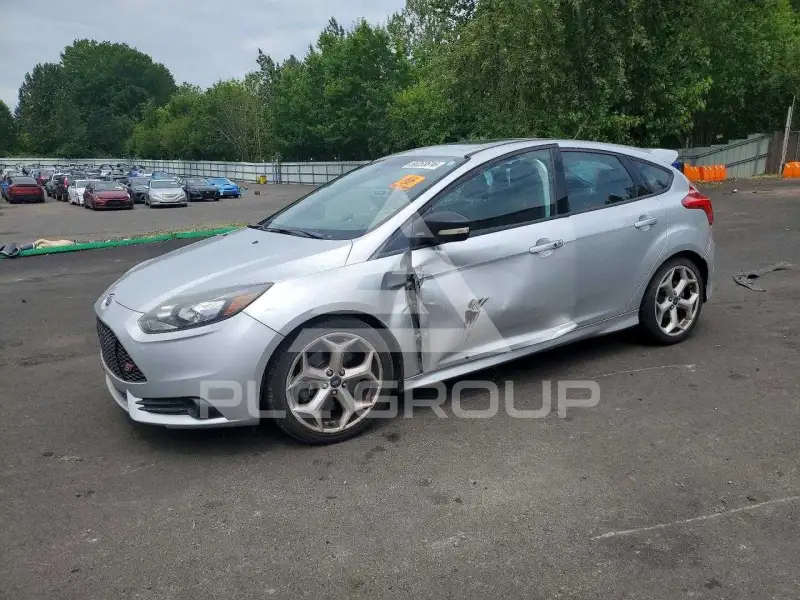 2013 Ford FOCUS фото