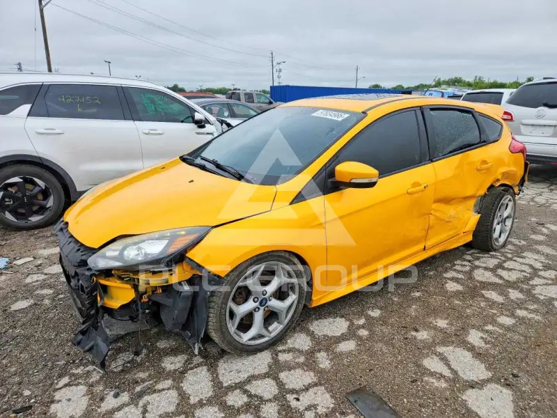 2013 Ford FOCUS фото