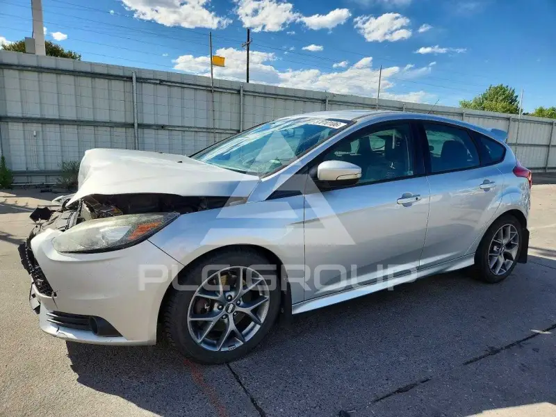 2013 Ford FOCUS photo