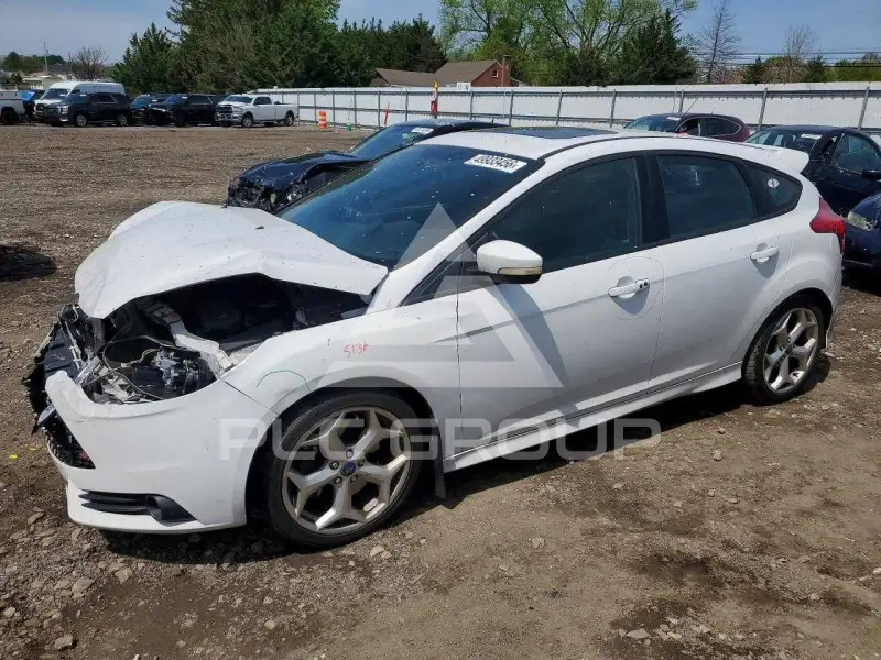 2013 Ford FOCUS photo