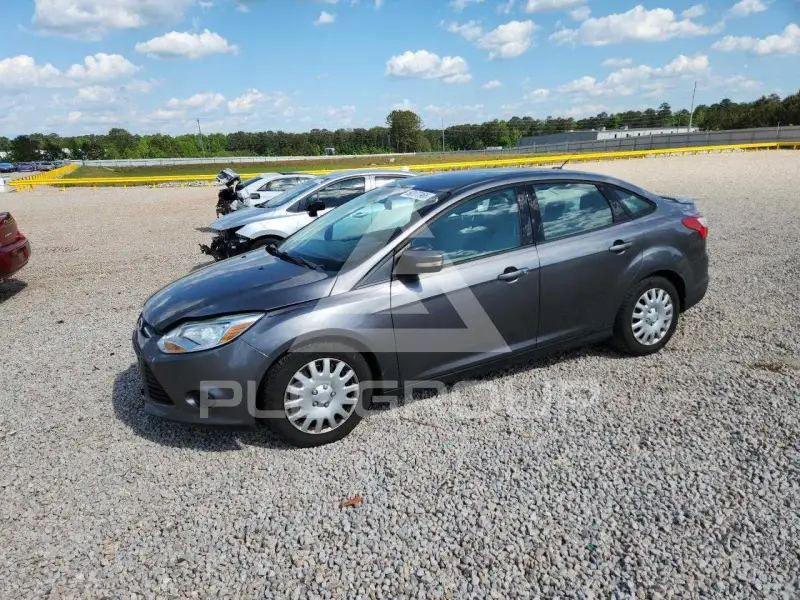 2013 Ford FOCUS photo