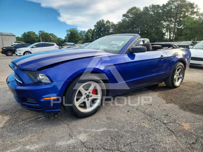 2013 Ford MUSTANG фото
