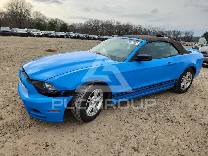 2013 Ford MUSTANG photo