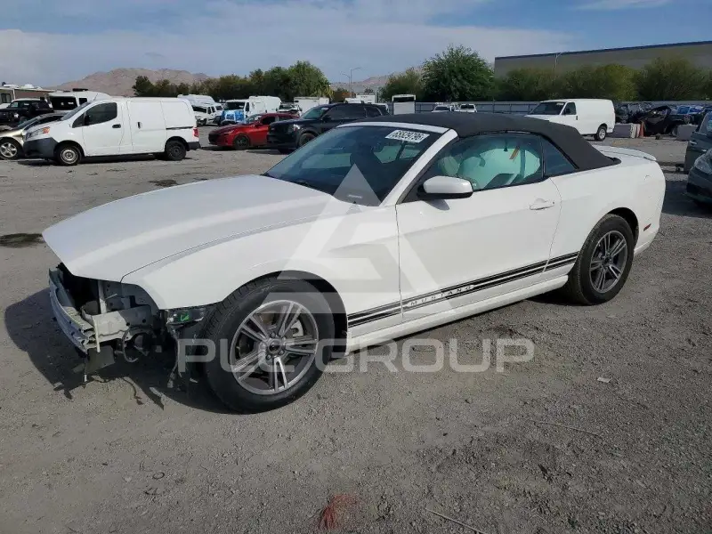 2013 Ford MUSTANG фото