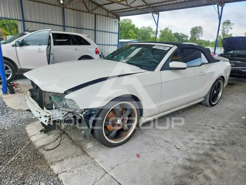 2013 Ford MUSTANG фото