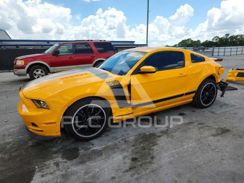 2013 Ford MUSTANG фото