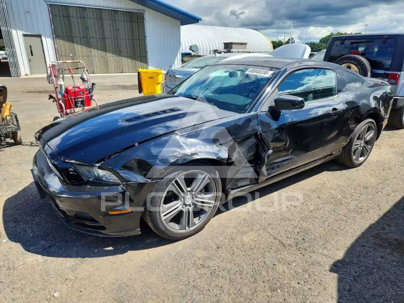 2013 Ford MUSTANG photo