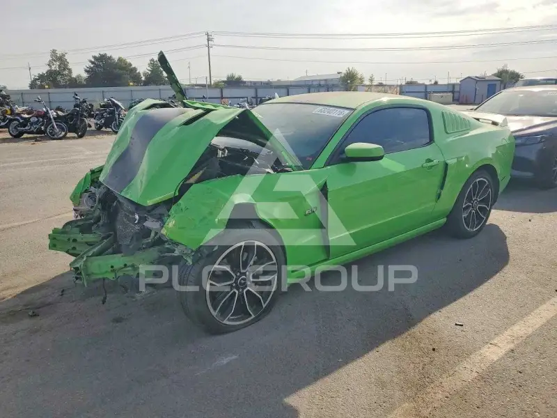 2013 Ford MUSTANG photo