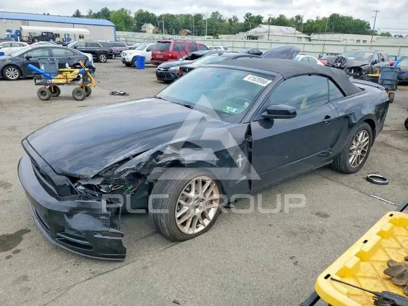 2013 Ford MUSTANG фото