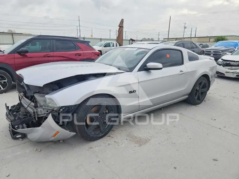 2013 Ford MUSTANG photo
