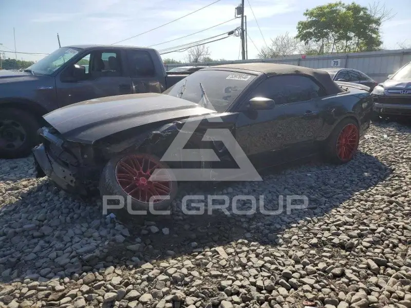 2013 Ford MUSTANG фото