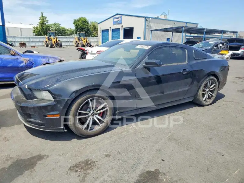 2013 Ford MUSTANG фото