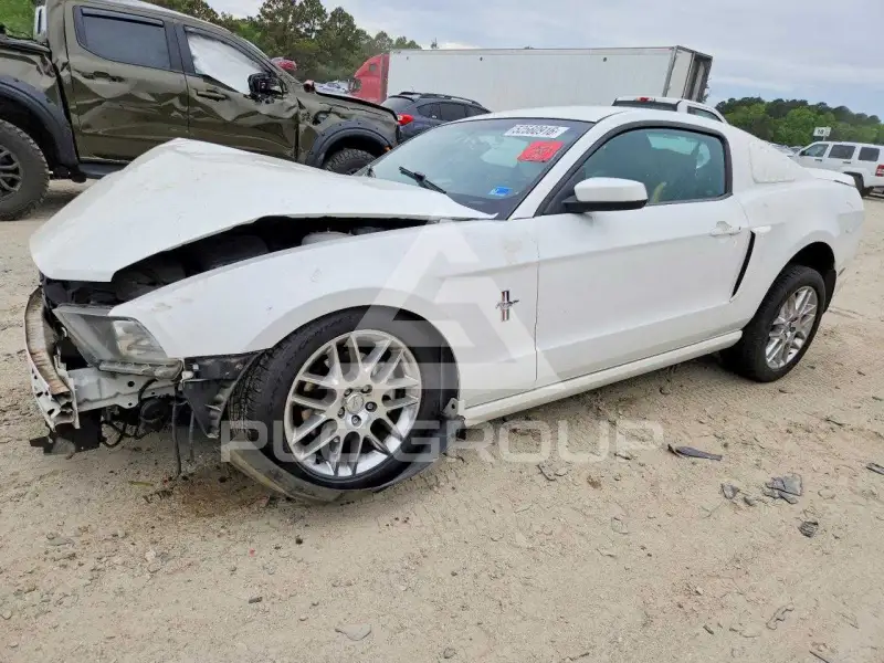 2013 Ford MUSTANG photo