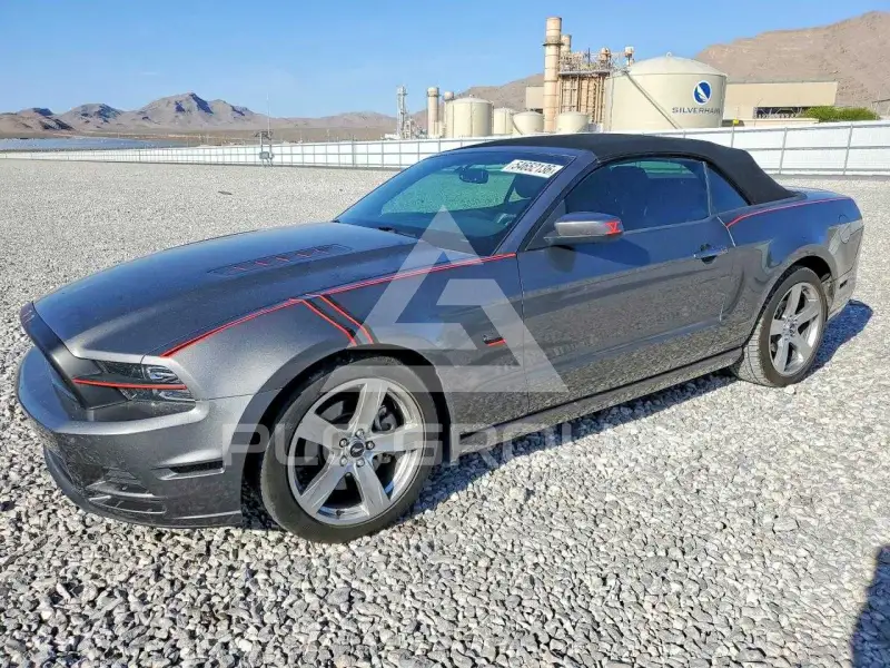 2013 Ford MUSTANG фото
