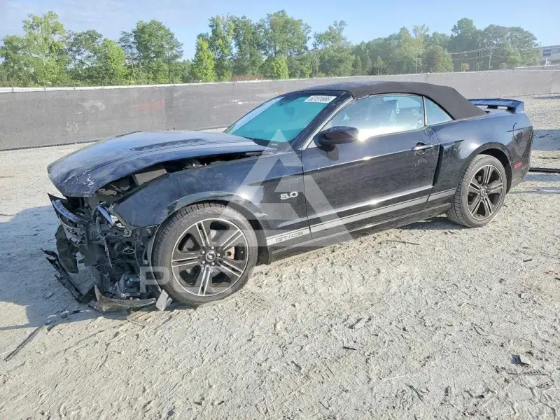 2013 Ford MUSTANG фото