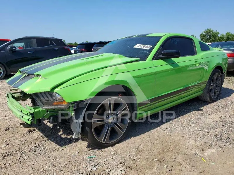 2013 Ford MUSTANG photo