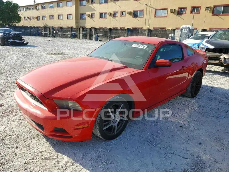 2013 Ford MUSTANG фото