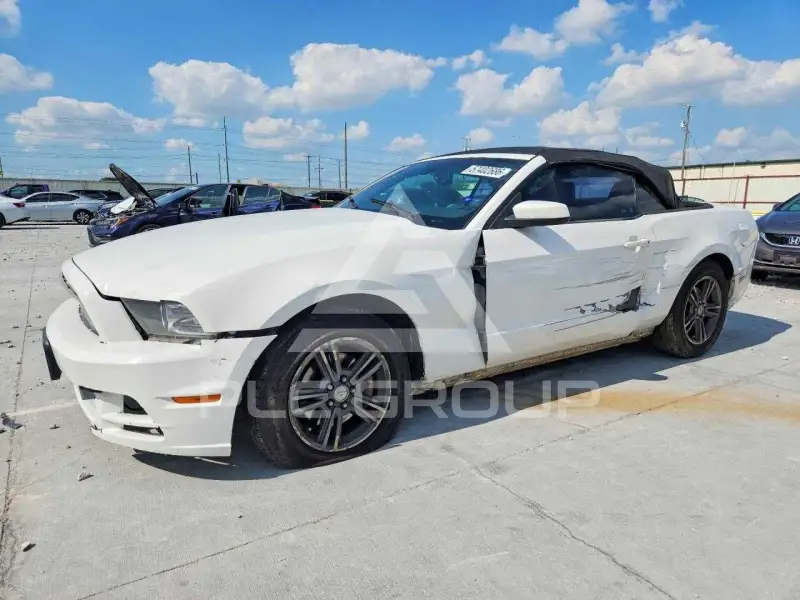 2013 Ford MUSTANG фото
