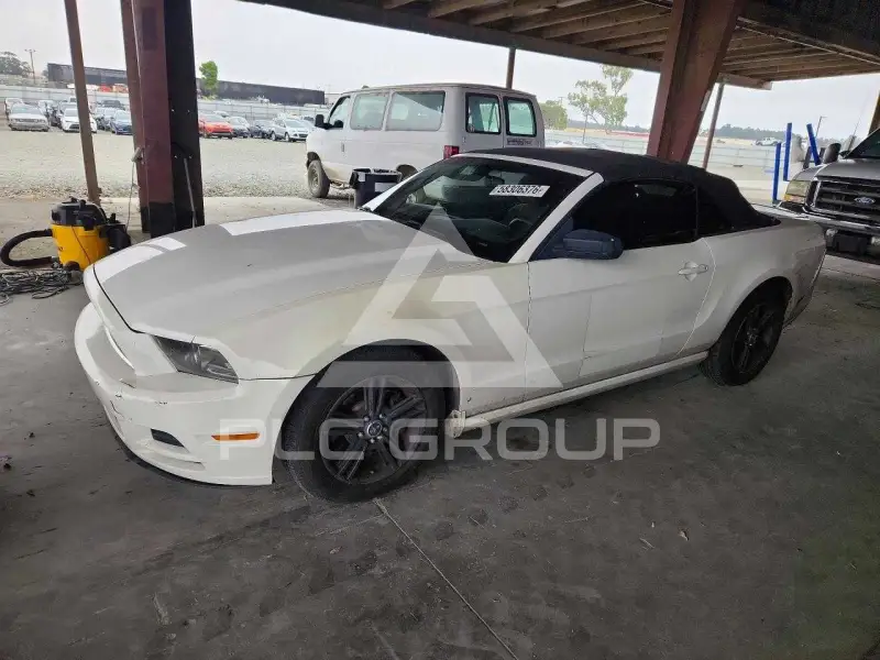 2013 Ford MUSTANG фото