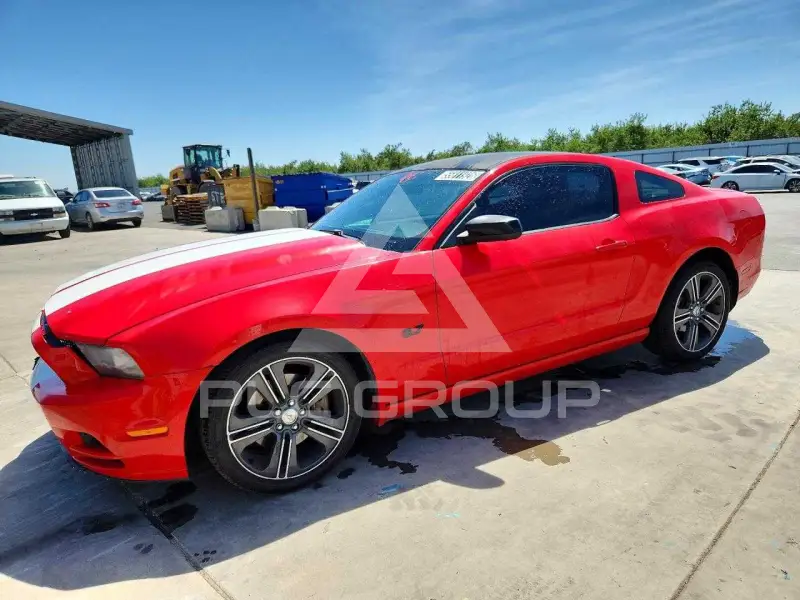 2013 Ford MUSTANG фото