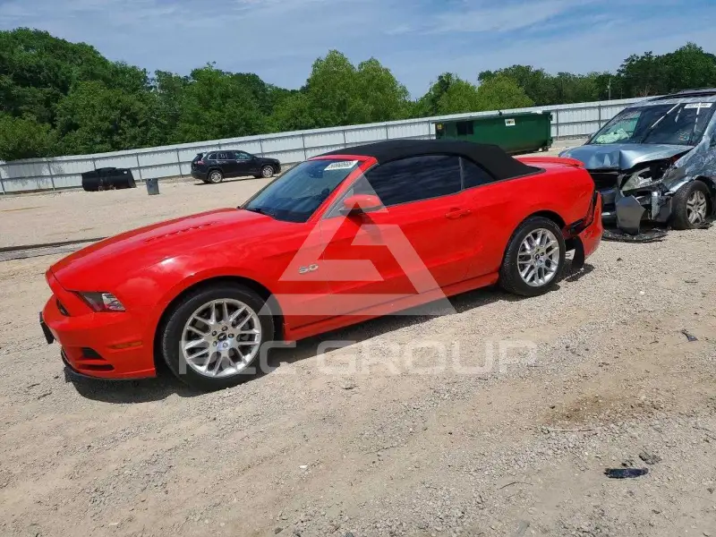 2013 Ford MUSTANG photo