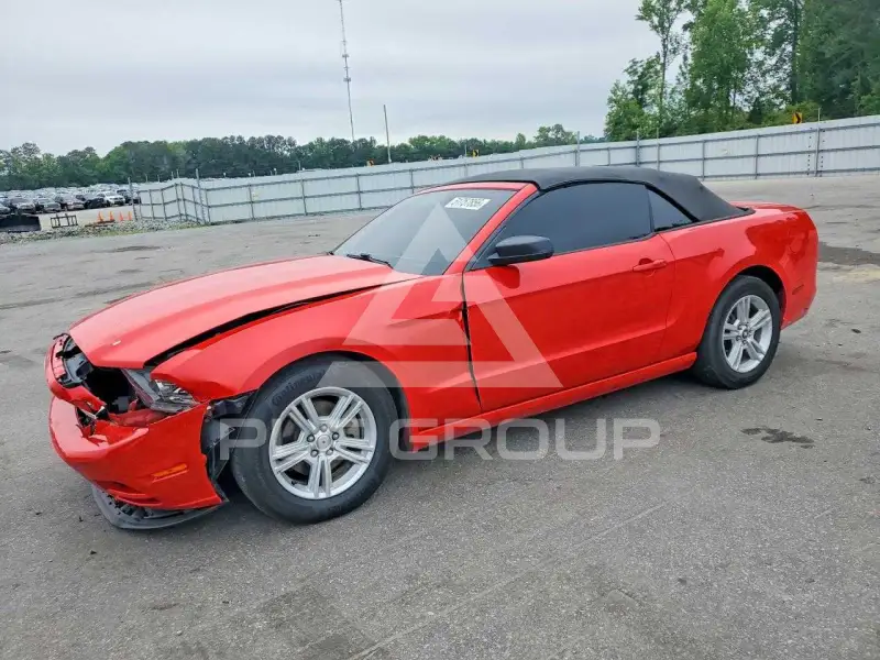 2013 Ford MUSTANG фото