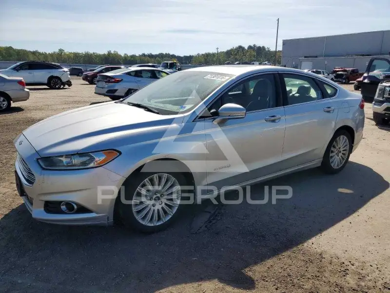 2013 Ford FUSION фото