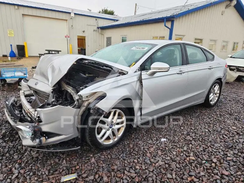 2013 Ford FUSION фото