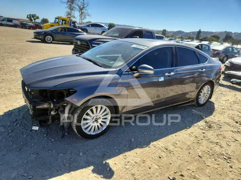 2013 Ford FUSION photo