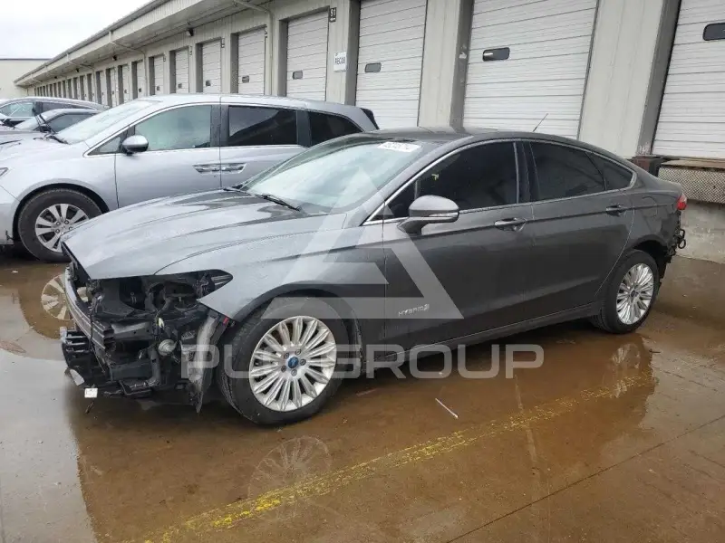 2013 Ford FUSION photo