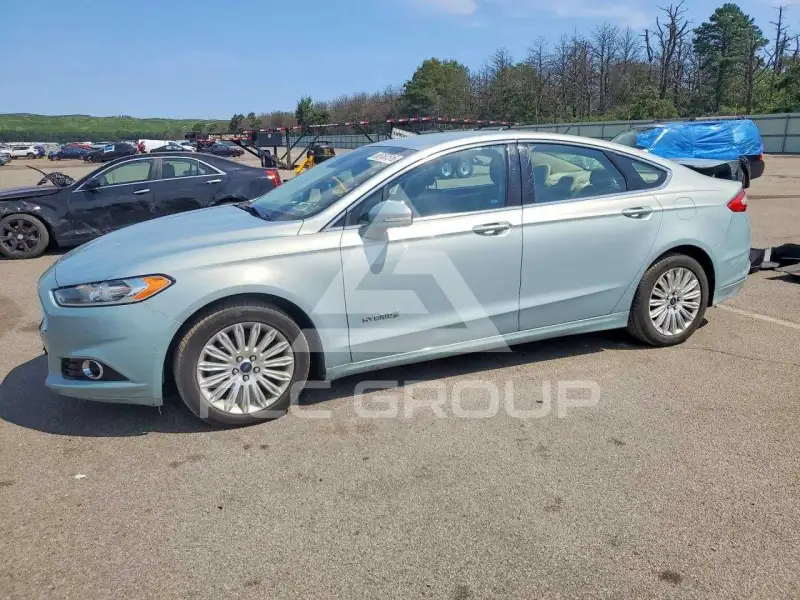 2013 Ford FUSION фото