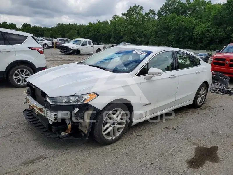 2013 Ford FUSION фото