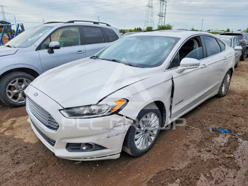 2013 Ford FUSION фото