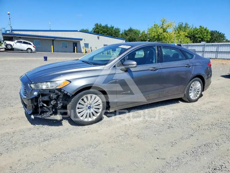 2013 Ford FUSION photo